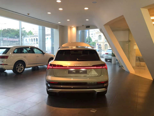 Audi E-Tron hiện chưa được bán ra chính thức tại thị trường Việt Nam